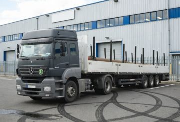Длинномер Mercedes 13,6 метра